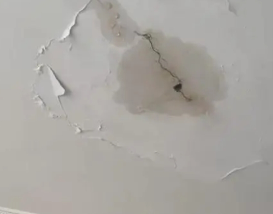 荣昌阳台漏水维修公司分享下屋面防水工程质量问题原因分析
